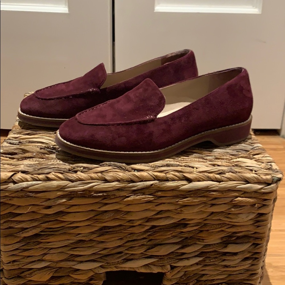 Cole Haan 7.5 cranberry colored loafers